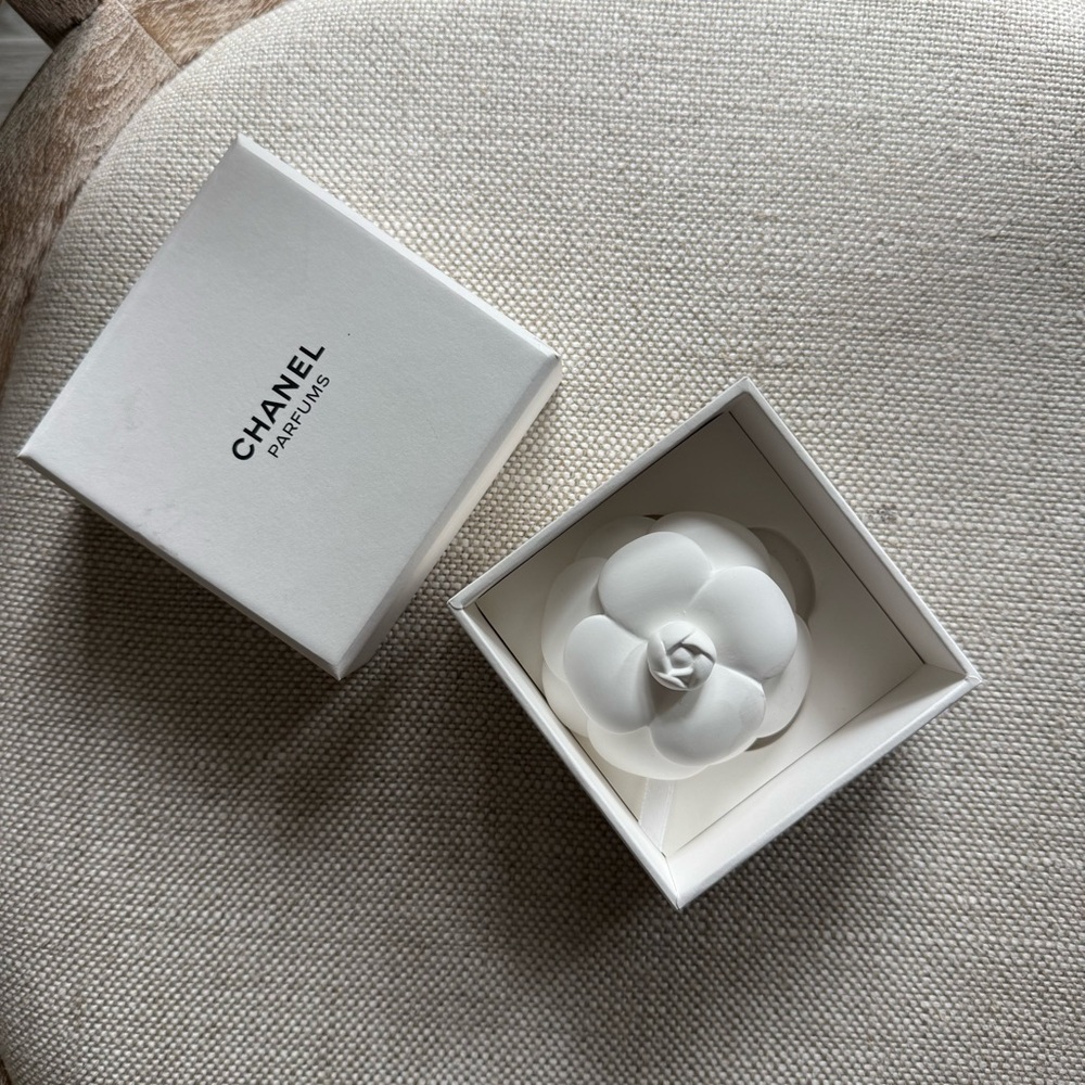 Chanel Camillia Ceramic Diffuser - image 1